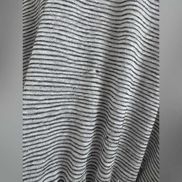 Project Social T Black and White Striped Short Sleeve crop Top - Picture 4 of 8